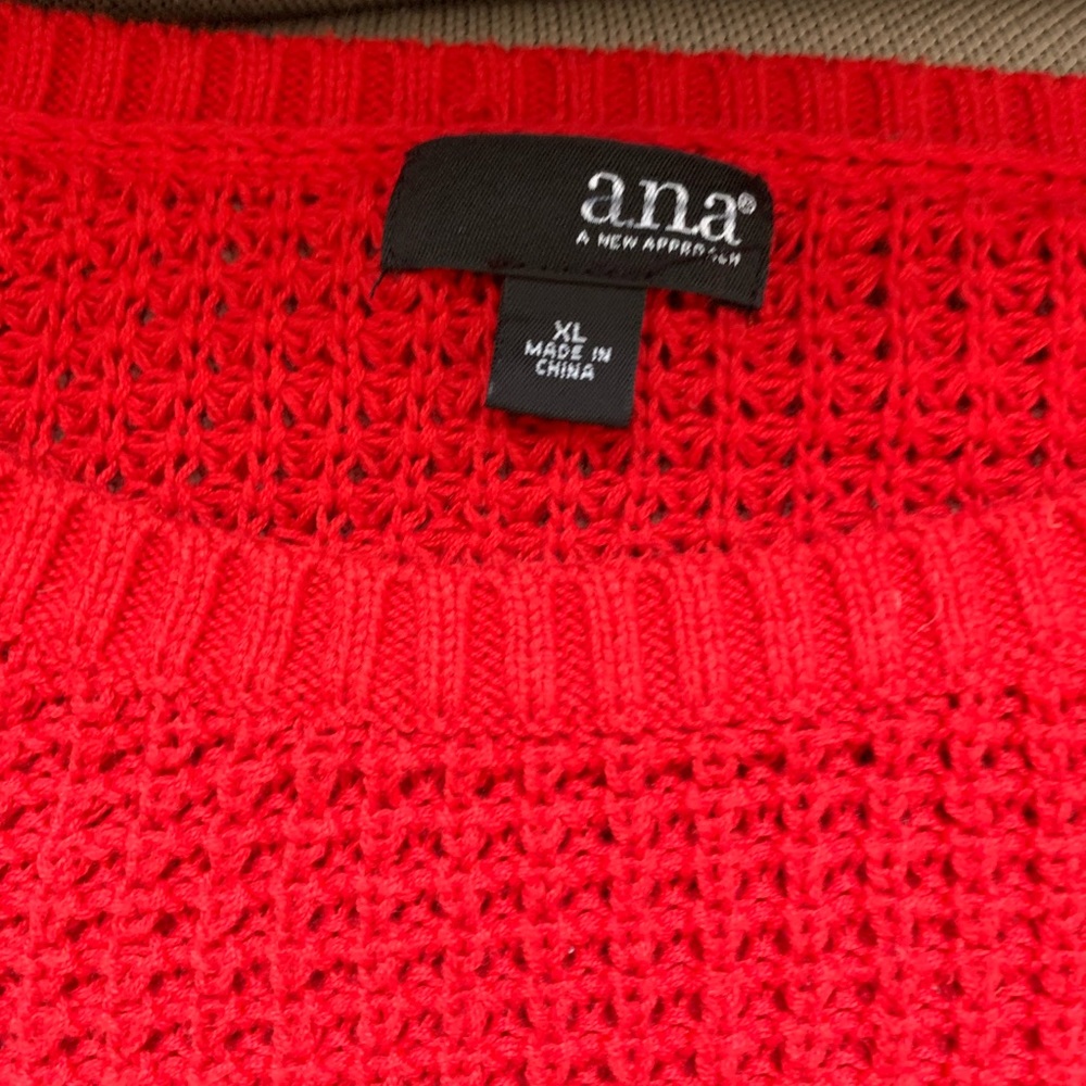 Red comfy sweater in perfect condition - Picture 2 of 2
